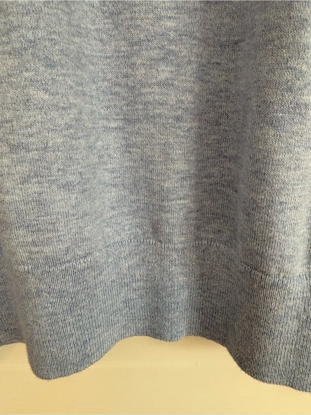 Banana Republic Men Crew Neck Lightweight Sweater Medium. Blue. Preppy Classic